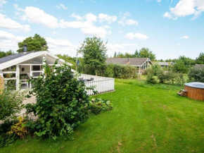 6 person holiday home in Ulfborg